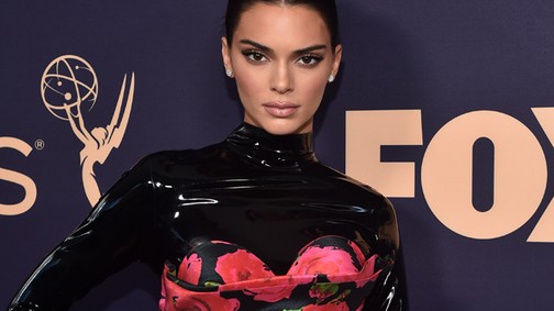 Kendall Jenner Emmy-s ruhájáról képtelenség eldönteni, hogy jó-e vagy sem