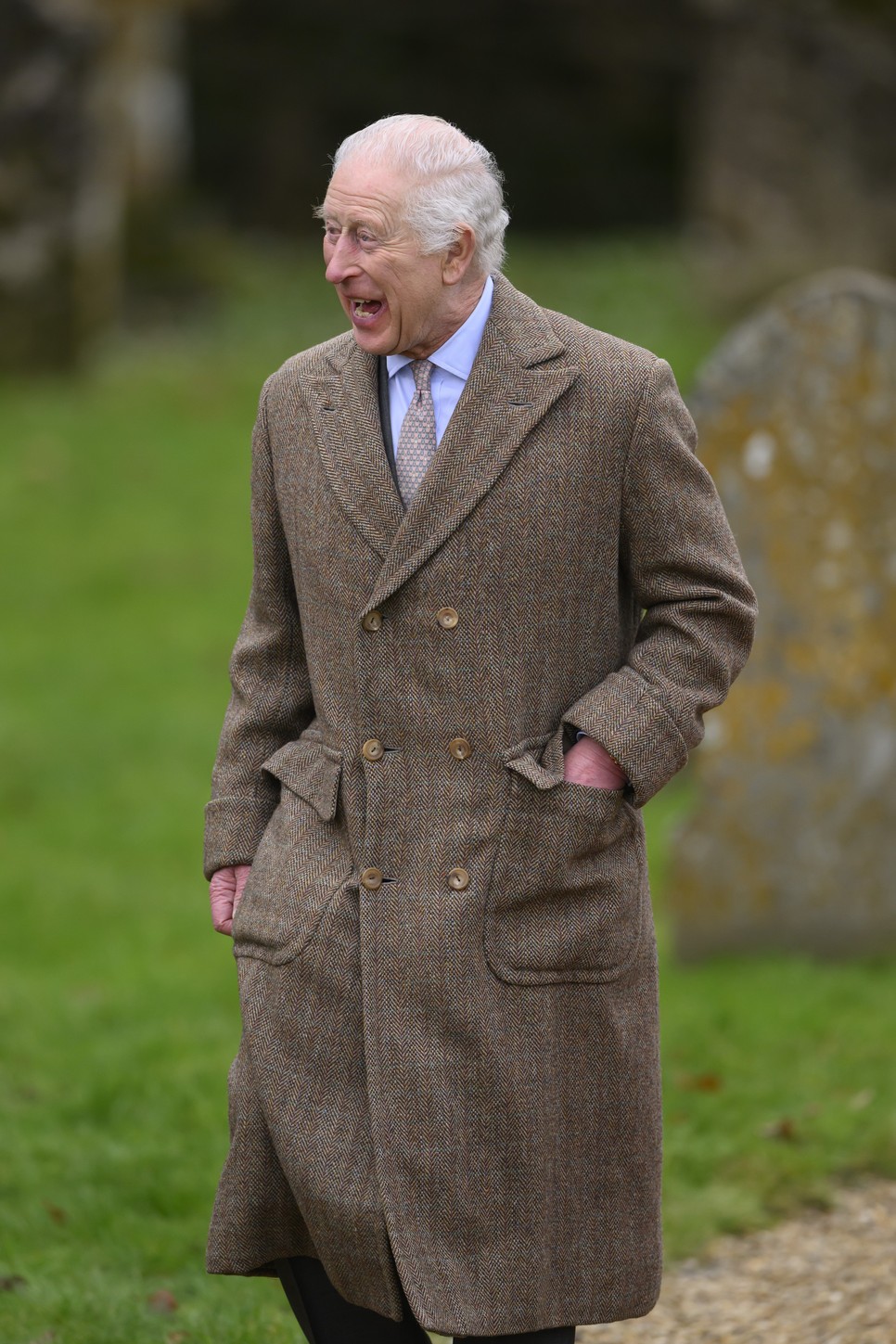 Károly királyt rég láttuk már ilyen jó hangulatban