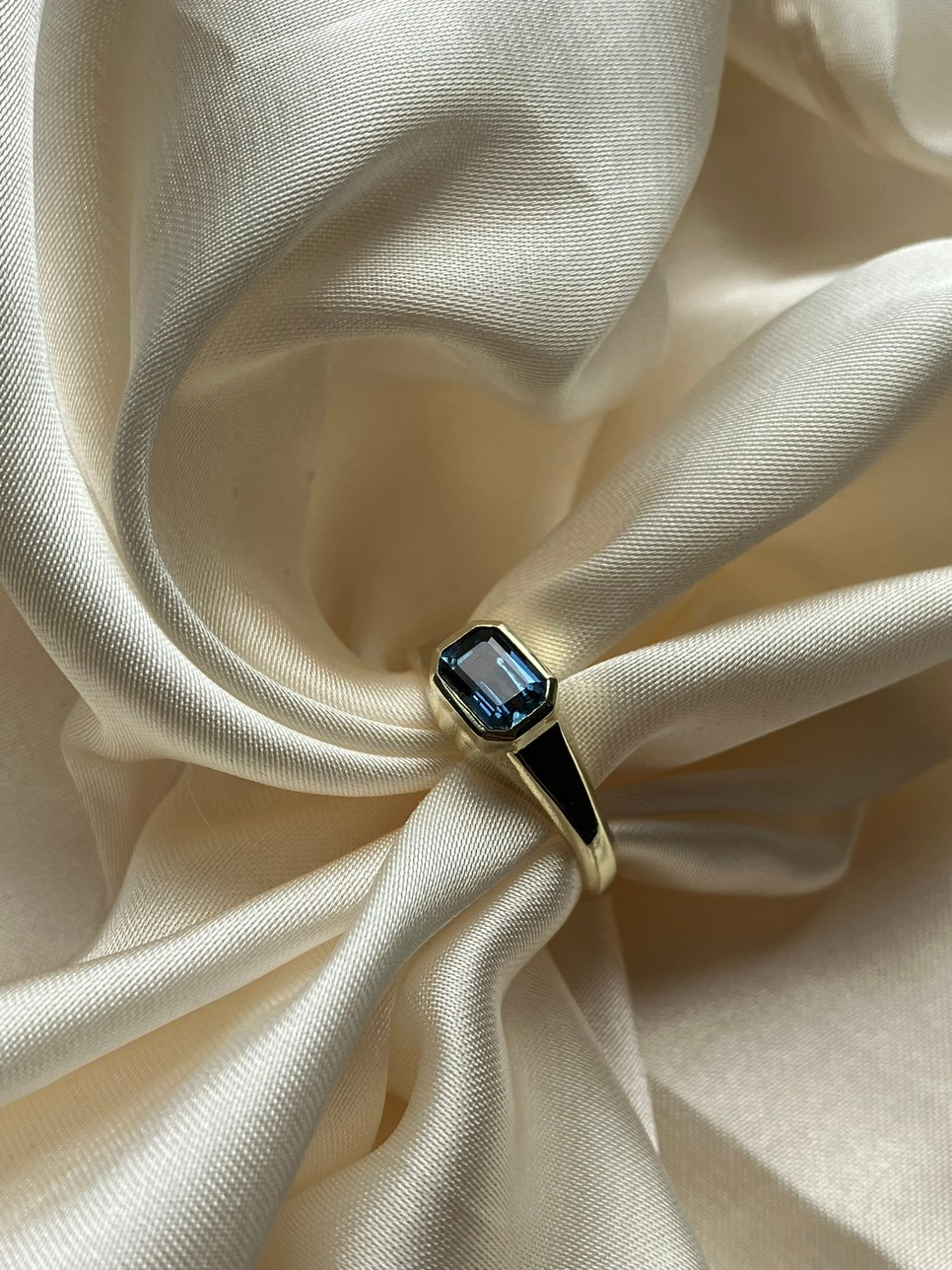 A gyűrűnek a szemek színéhez sem árt igazodni