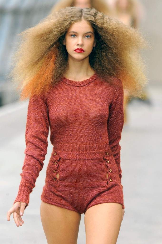 Palvin Barbara a Unique kifutóján, még a 2010-es évek elején - ezzel a hajjal rá sem ismerünk!