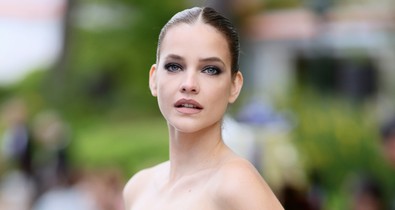 Palvin Barbara meztelenruhájára nem találunk szavakat: férje, Dylan Sprouse sem tudott betelni a látvánnyal