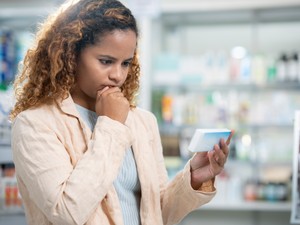 A hormonális fogamzásgátlók 10 lehetséges mellékhatása, amiről neked is tudnod kell