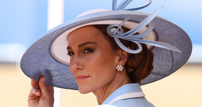 Katalin hercegné káprázatosan szép ruhában tűnt fel, minden porcikájából sugárzik az elegancia