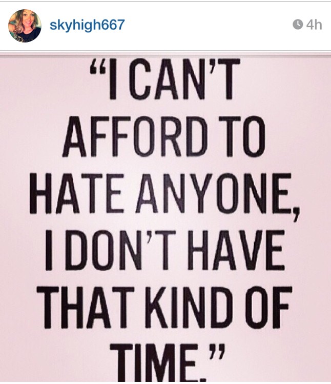 A virtuális boxzsák, avagy a frufrumtól hál` istennek nem látom a gyűlölködőket