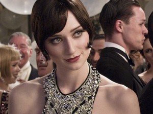 Idén máshogy ünnepelünk, de a csillogó sminket azért beiktathatod