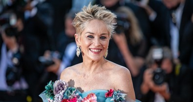 Sharon Stone 64 évesen büszkén posztolt magáról topless fotót