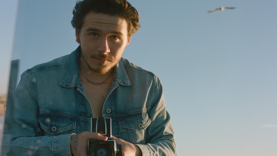 Ezt csinálja Brooklyn Beckham a zuhany alatt, és reméljük, te is!