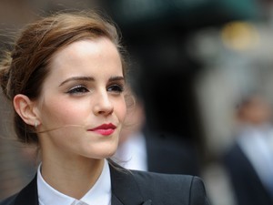 Emma Watson felszabadította a melleit, és nem kér érte elnézést