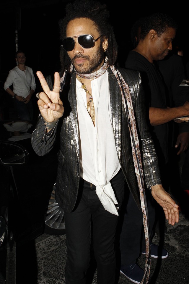 Óriási volt a sztárfelhozatal Zoe Kravitz esküvőjén Párizsban