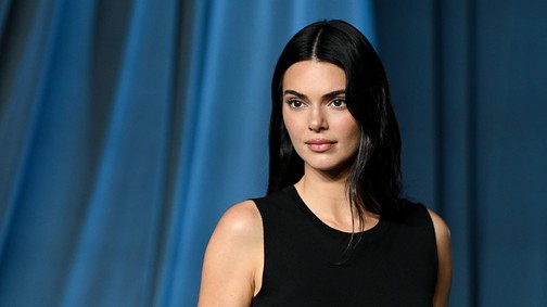 Kendall Jenner anyaszült meztelenül pózol, pikáns fotói láttán azonnal zavarba jössz