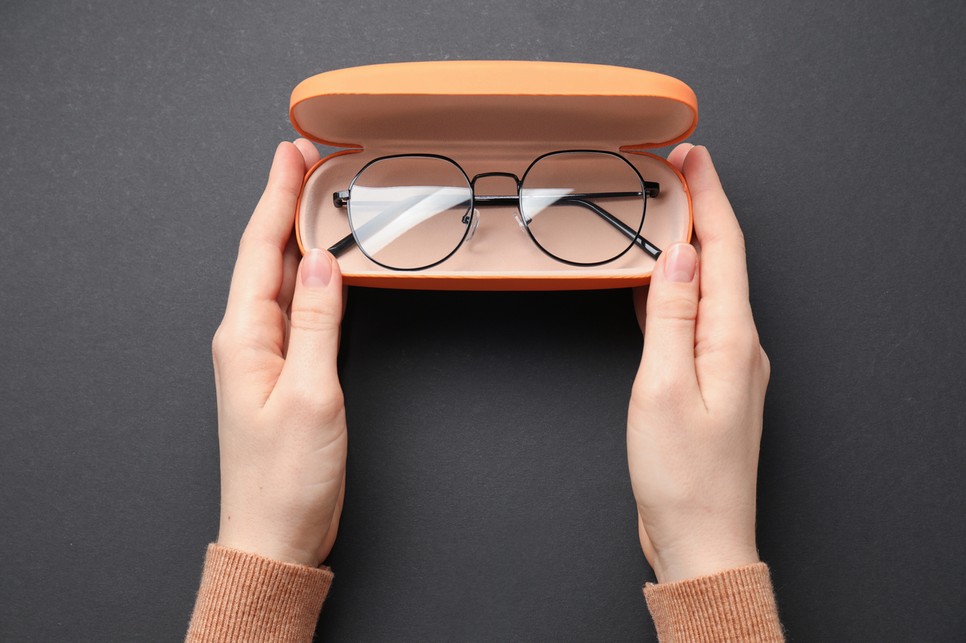 Fontos kiemelni, hogy a szóban forgó két brand szemüvegei nemcsak divatosak, de funkcionálisak is.