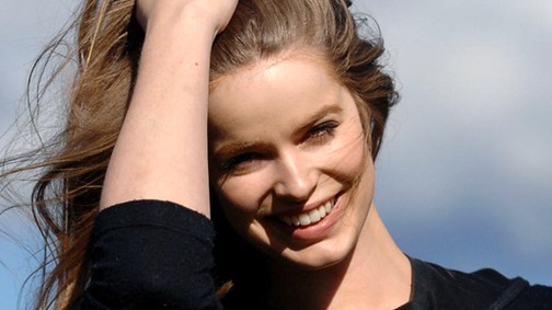 Megszületett a plus-size modell első gyermeke!