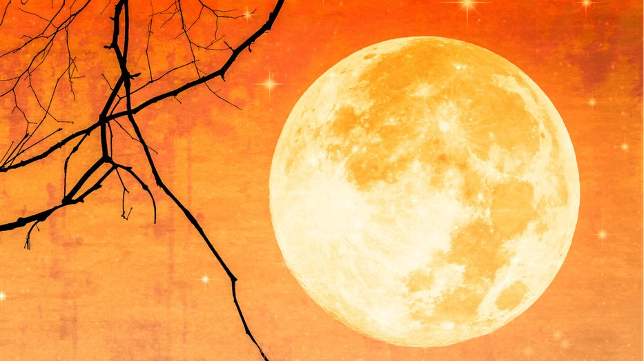 Ma este felragyog az égen a kék szuperhold