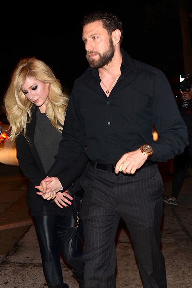 Most már biztos, hogy vele jár Avril Lavigne!