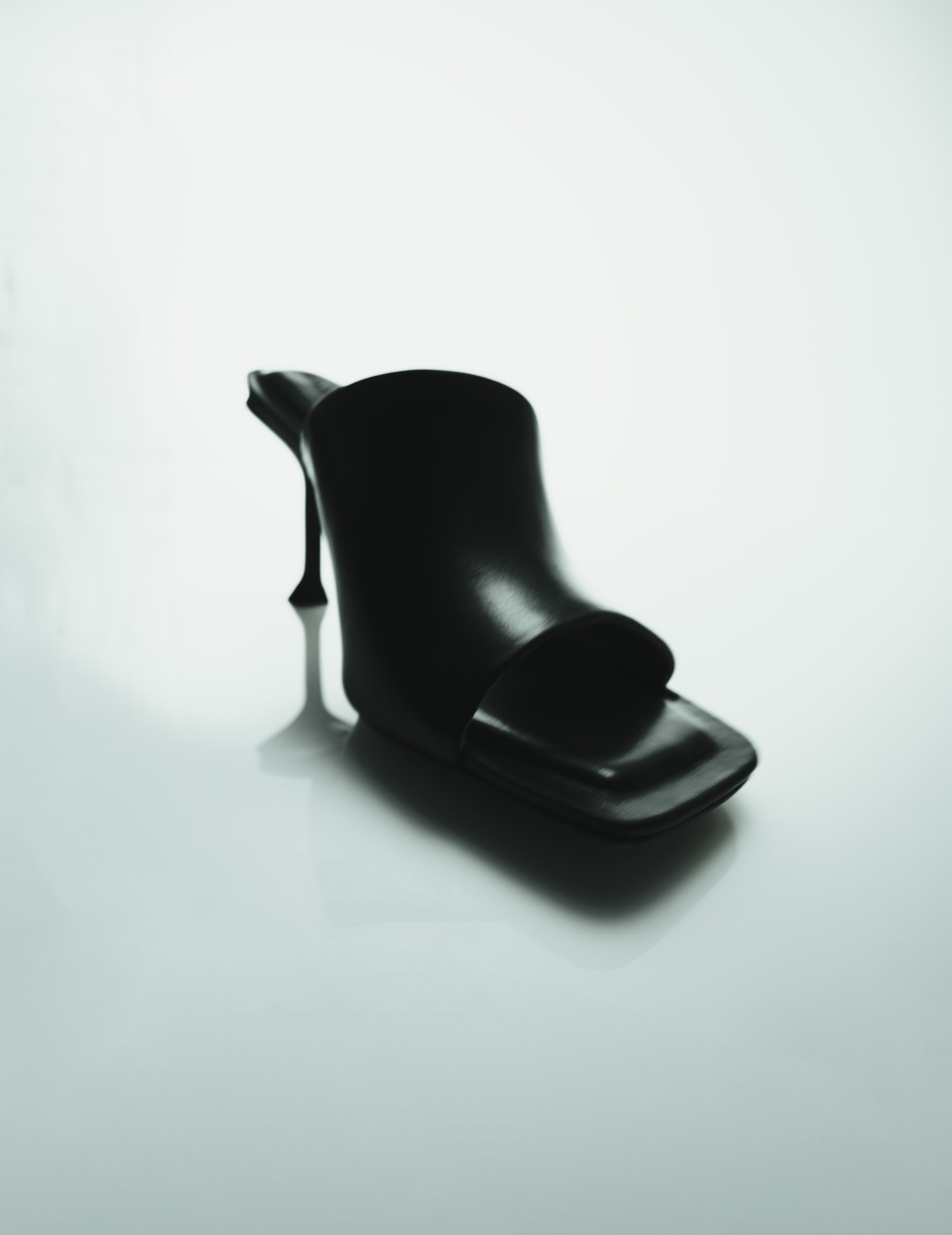 KAZAR Studio 2025 tavasz-nyár