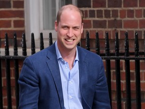 Vilmos dagad a büszkeségtől, György és Sarolta pedig ennivalóan édesek