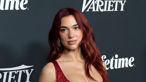 Dua Lipa meztelenruhája a legizgalmasabb darab, amit valaha láttunk