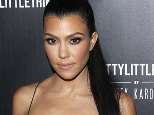 Kourtney Kardashian bomba testének titka ezeknek az ételeknek a mellőzése
