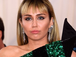Miley Cyrus totál felismerhetetlen ezzel a hajjal