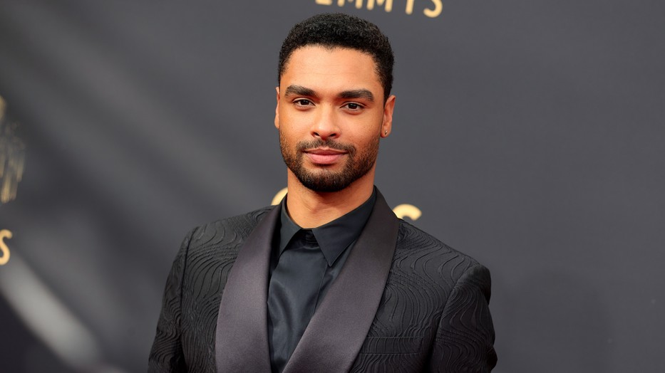 A hercegtől elolvadunk, de itt vannak a további legjobban öltözött pasik a 2021-es Emmy gáláról