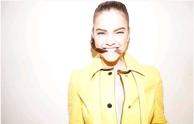 Hajszálak a hajkefében és a pulóveren?