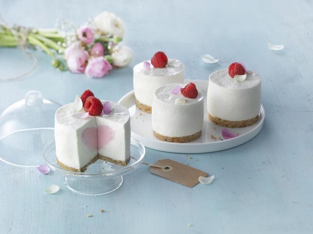 Fenséges rózsás-málnás sajttorta recept