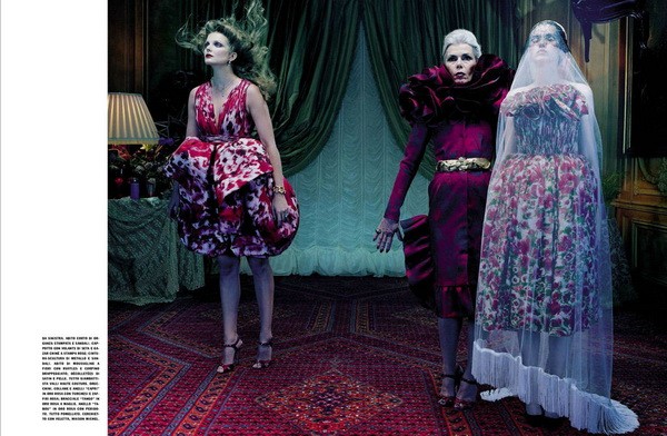 Mágia, okkult varázslat, révület - Mihalik Enikő fekete misén vetkőzött