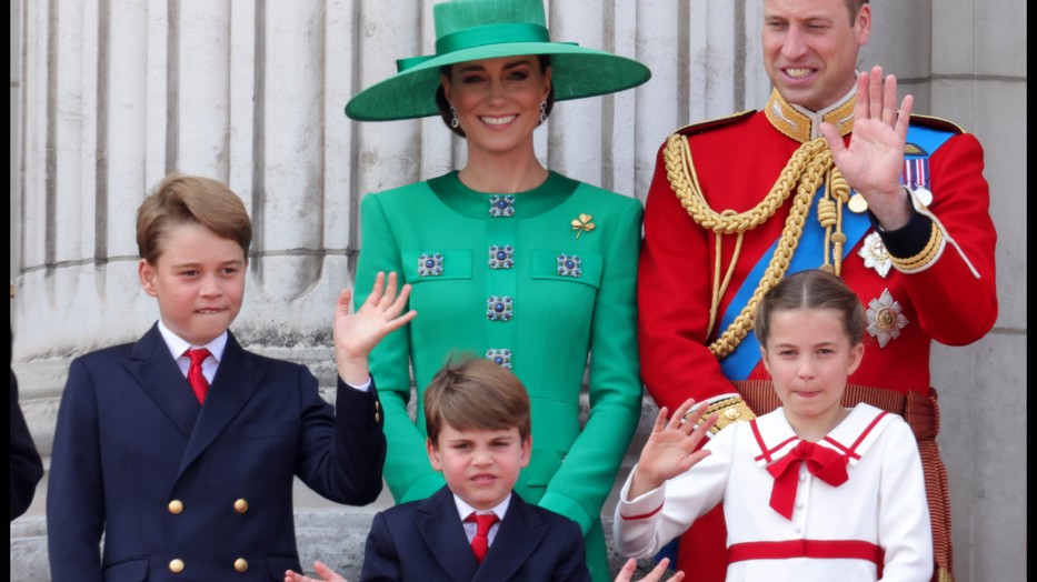 kiralyi csalad gyerekek