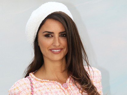 Wow! Penélope Cruz Jackie Kennedy-nek öltözött! 
