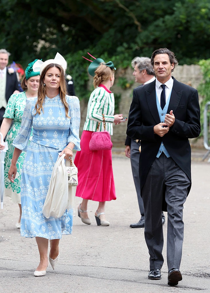 Lady Natasha Rufus Isaacs és Rupert Finch együtt érkeztek az esküvőre 