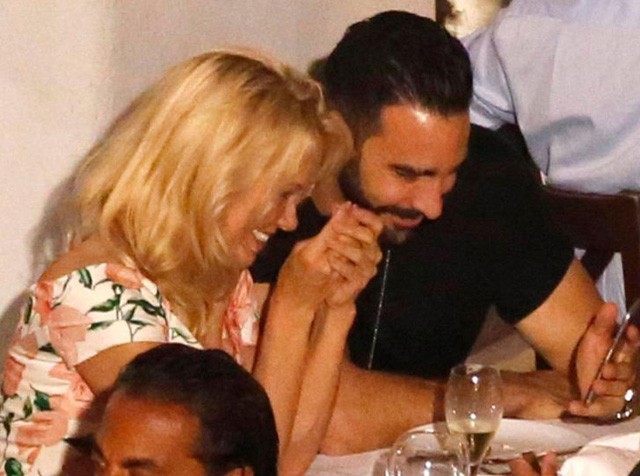 Pamela Anderson és Adil Rami