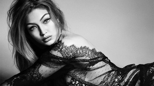 Gigi Hadid nekivetkőzik a télnek, és szuperdögös