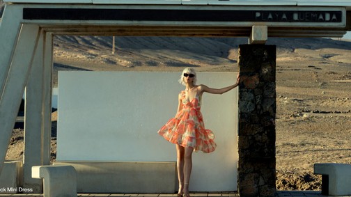 Nyári ruha trend 2025: Ezért imádjuk a French Connection új kampányát