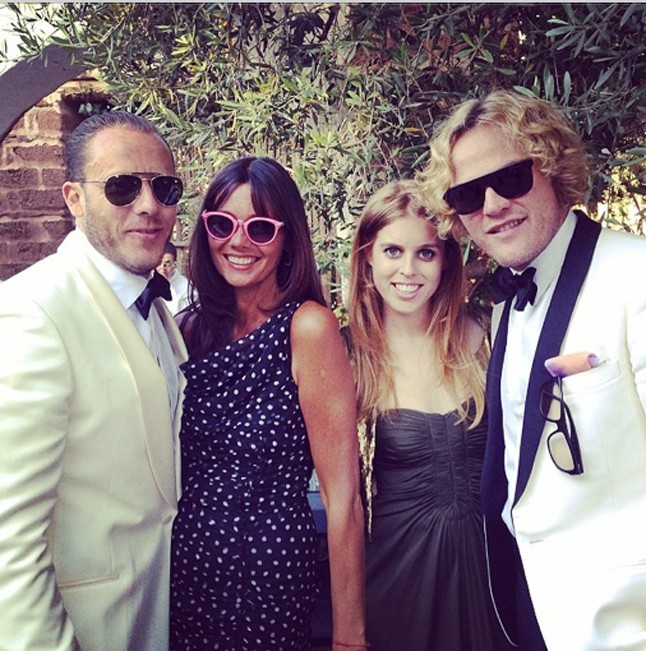 Peter Dundas még Beatrice hercegnővel is készített egy közös fotót.