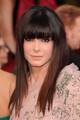 Sandra Bullock is bevállalta már a frufrut, és milyen jól tette! Először rá sem ismertünk, de be kell vallanunk, odáig vagyunk ezért a frizuráért!