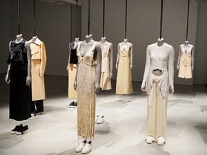 Egy csipetnyi Calvin Klein a délutáni kávé mellé!