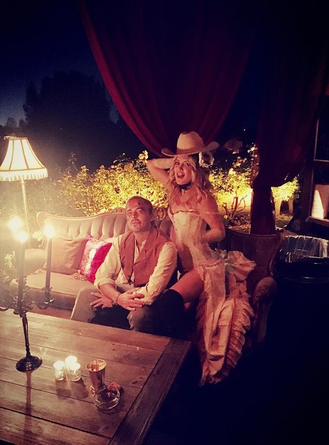 Kate Hudson dögös western csaj