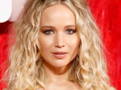 Erre a srácra vetné ki hálóját Jennifer Lawrence, csak kár, hogy ilyen fiatal 