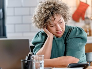 Dr. Unoka Zsolt: „A legtöbb munkahelyen a nők hátrányosan megkülönböztetett helyzetben vannak, ez növeli a stresszt és a kiégés esélyét számukra”