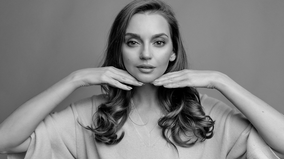 Az arcfiatalítás új fejezete: botox helyett arcjóga Anfisa Bulgakovával