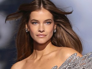 Palvin Barbara halloweeni szettjétől leesik az állad, dögös cicaként hódított a magyar modell