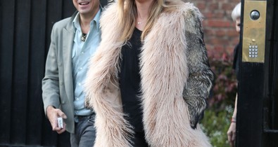 Ketten se bírják Kate Moss ünnepi virágait