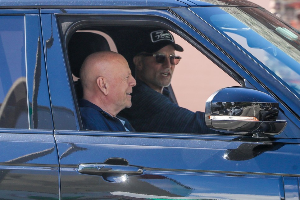 Bruce Willis-ről friss fotók készültek