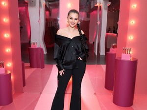 Selena Gomez fürdőruhás fotója vírusként terjed a neten, és nem is ok nélkül