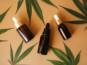 Itt a megoldás szinte mindenre: szedj CBD-olajat!