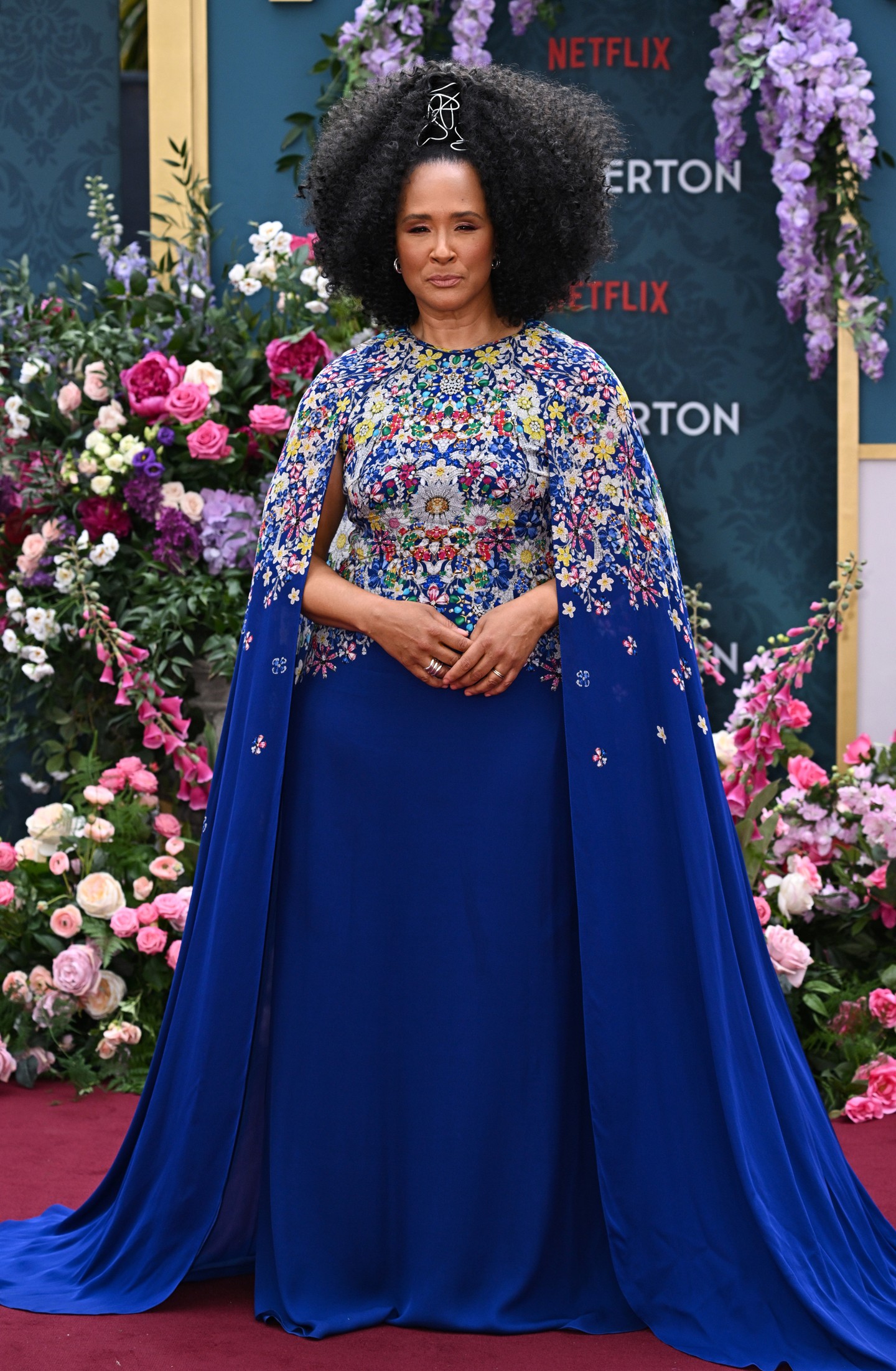 A Bridgerton sztárjai mindenkit elvarázsoltak a vörös szőnyegen 