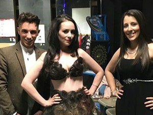 NEEE!!!! Emberi hajból csinált ruhát a legőrültebb divattervező