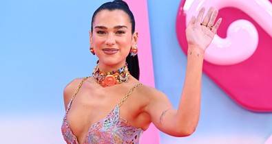 Dua Lipa úgy viseli a bugyiját, ahogy senki, mégis zseniálisan áll neki