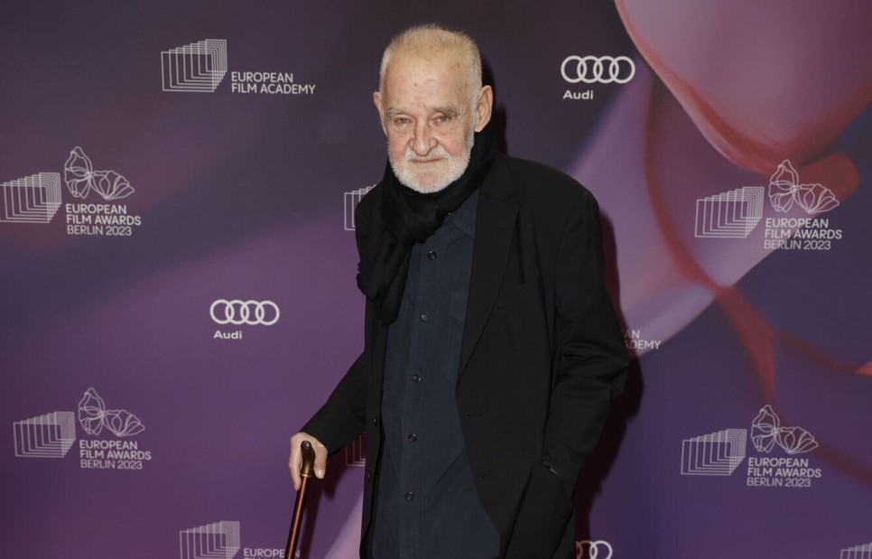 Tarr Béla Európai Filmdíjak Tiszteletbeli díját vehette át Berilben