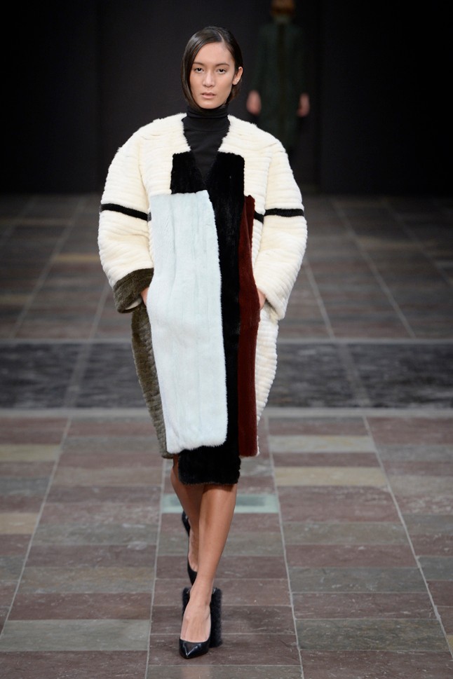 Minimalizmus, szőrme és 3D - Ilyen volt a koppenhágai divathét